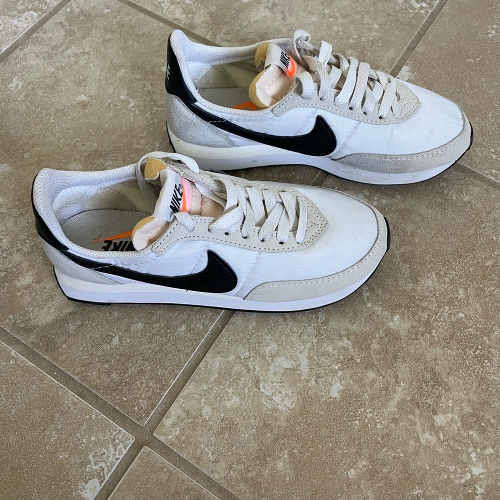 Nike Waffle Trainer 2 White and Black Athletic Shoes